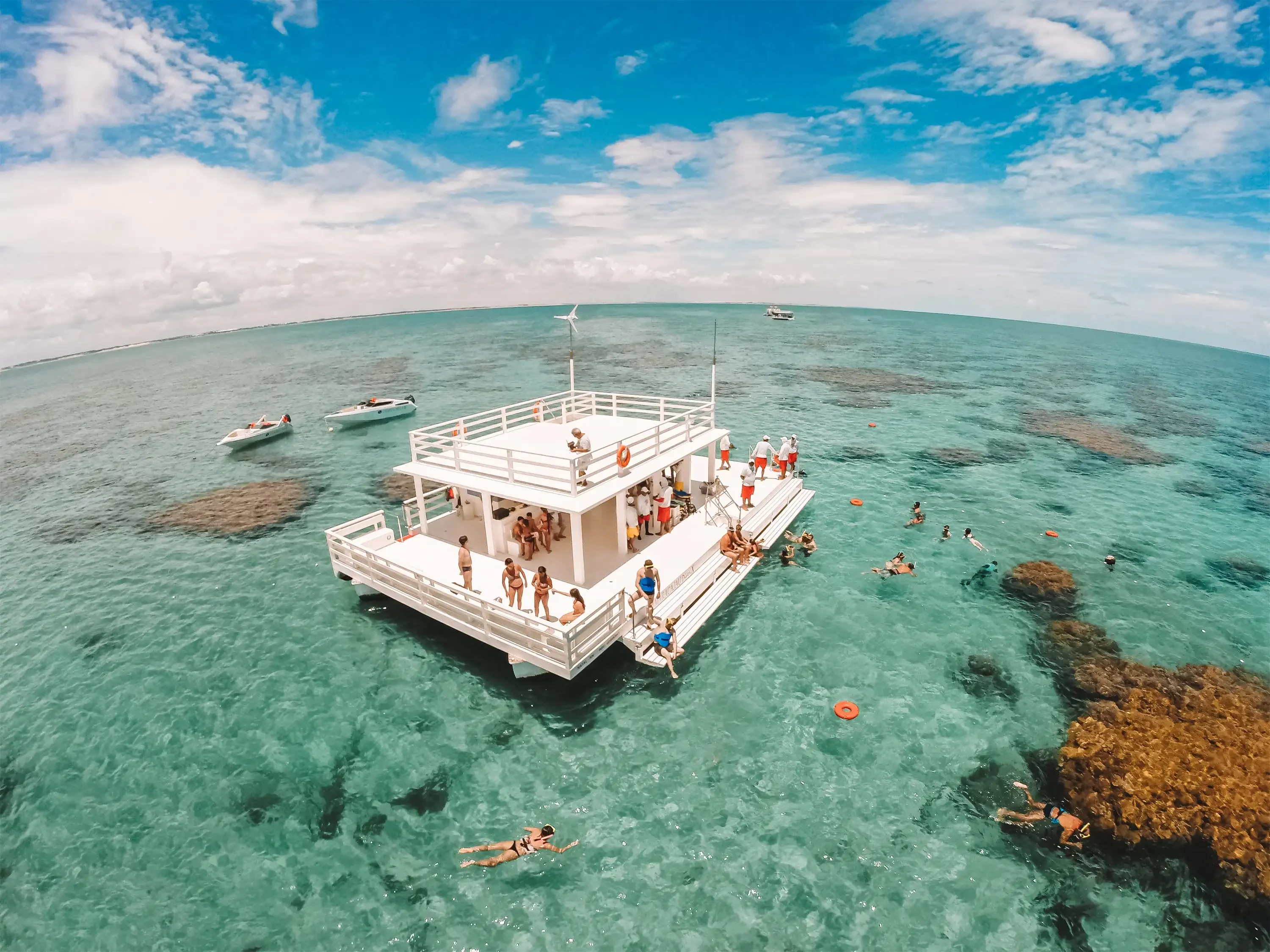 Passeio Maracajaú e Mergulho Catamarã com translado